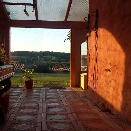 Une Pause Sur La Colline Saint-Romain-de-Surieu Exterior photo